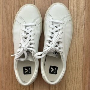✨LIKE NEW✨ Veja Esplar Sneakers